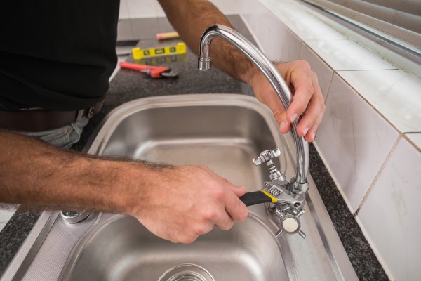 How to Perform Faucet Repair